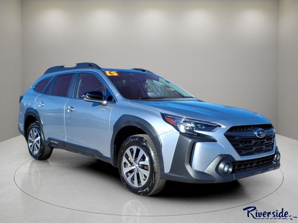 2025 Subaru Outback Premium's photo