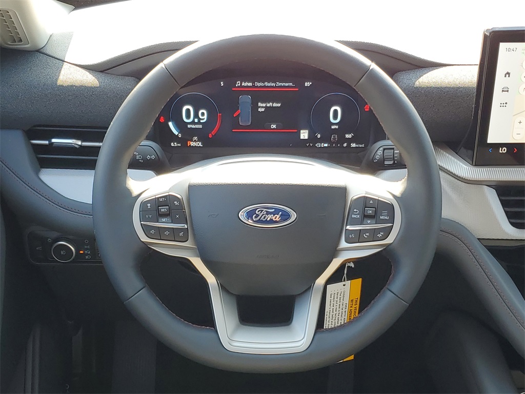 2025 Ford Explorer photo 23