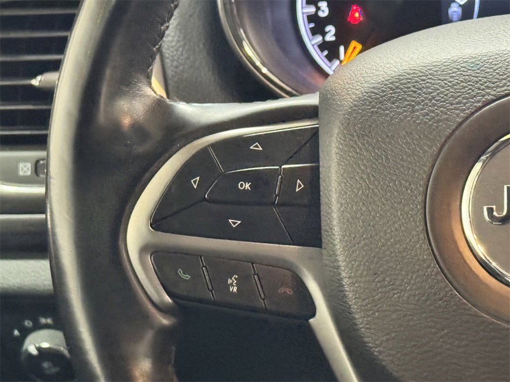 2021 Jeep Grand Cherokee Laredo photo 28