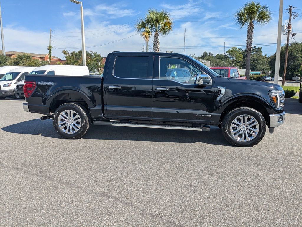 2025 Ford F-150 Lariat photo 3
