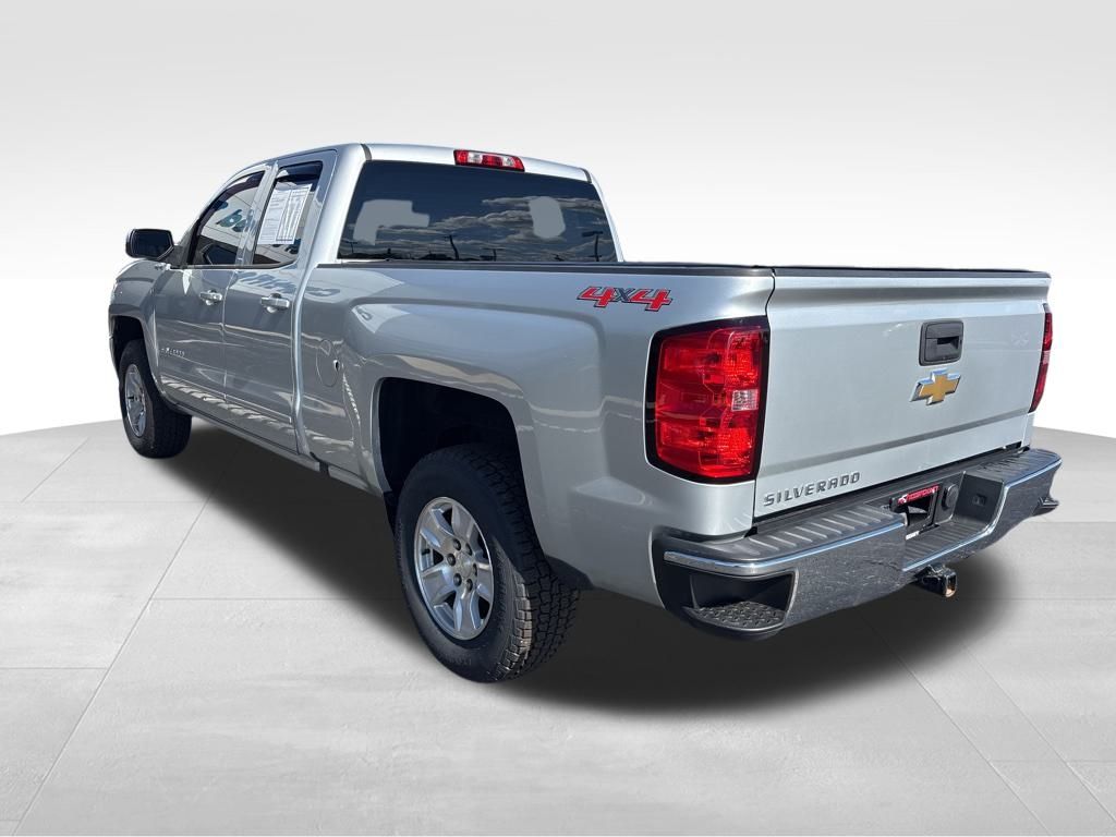 2016 Chevrolet Silverado 1500 LT photo 3