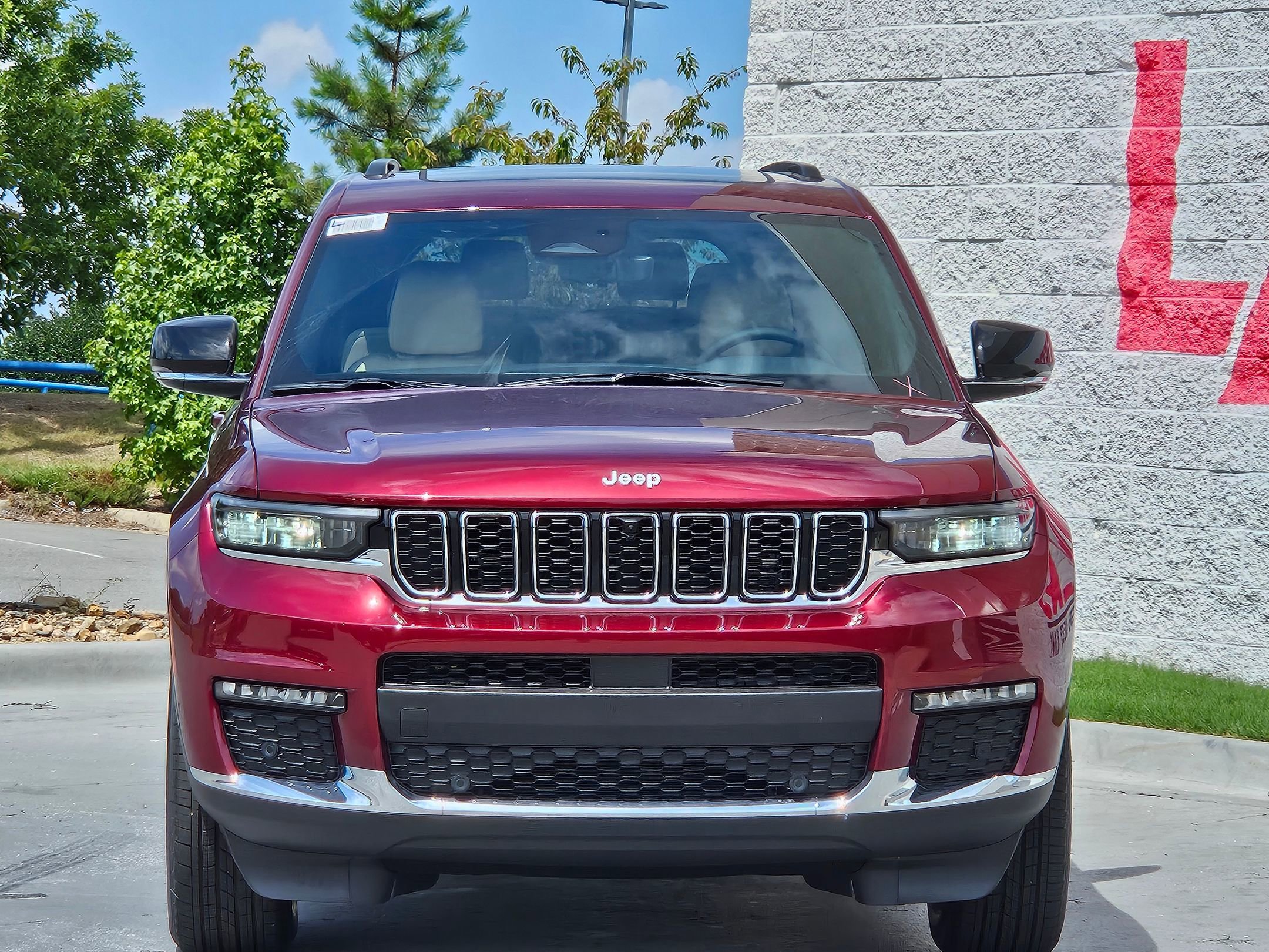 2025 Jeep Grand Cherokee Limited photo 2