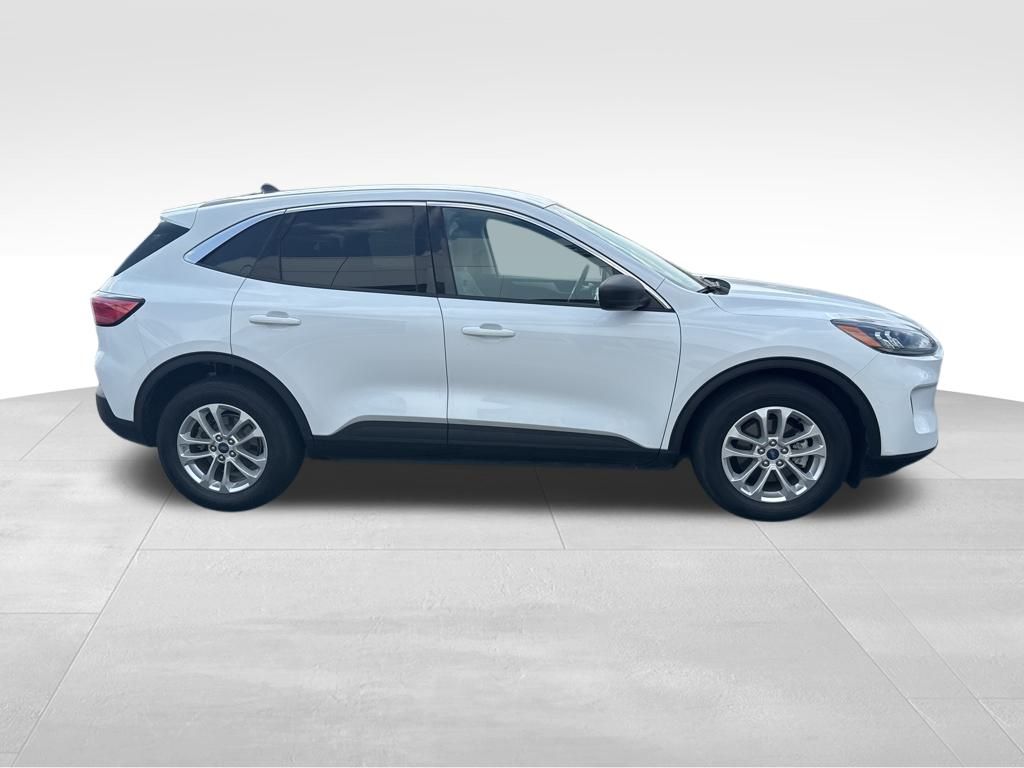 2022 Ford Escape Hybrid SE photo 9