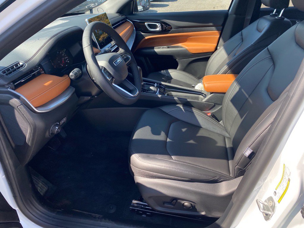 2025 Jeep Compass Limited photo 4