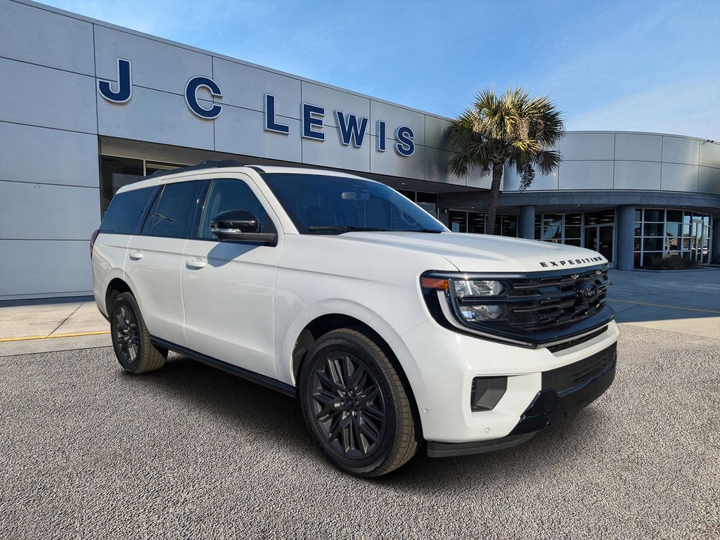 2025 Ford Expedition Platinum's photo