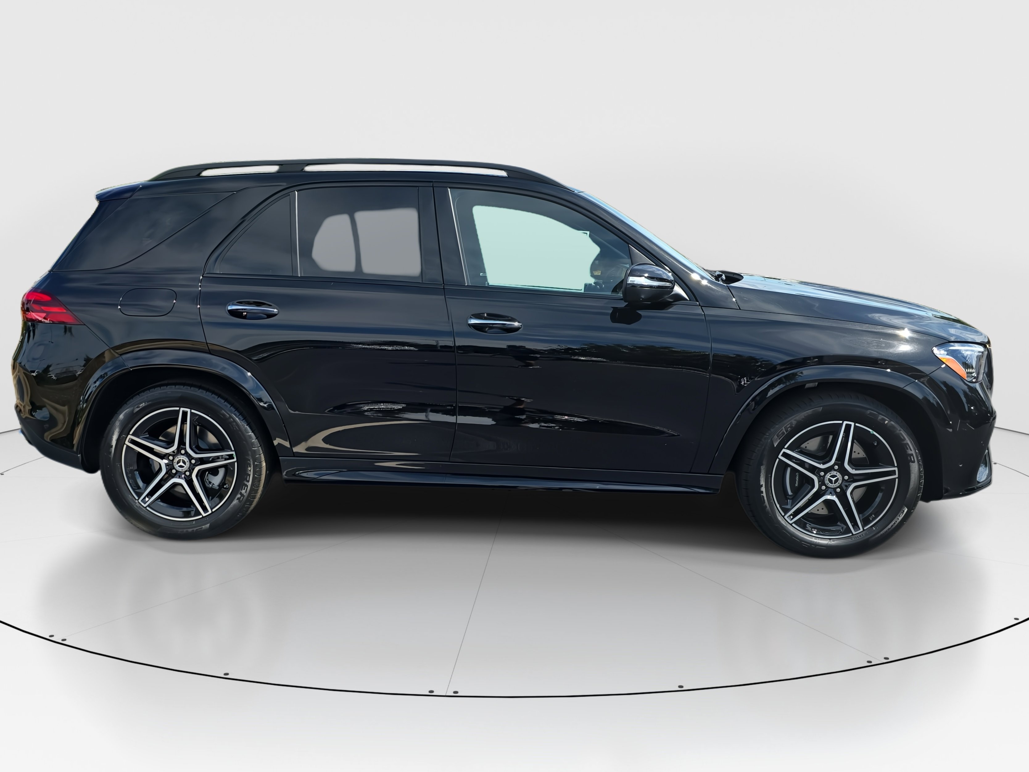 2026 Mercedes Benz GLE 450 4MATIC photo 2