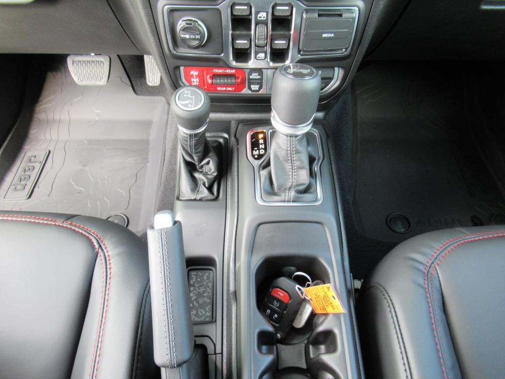 2025 Jeep Wrangler Rubicon photo 20