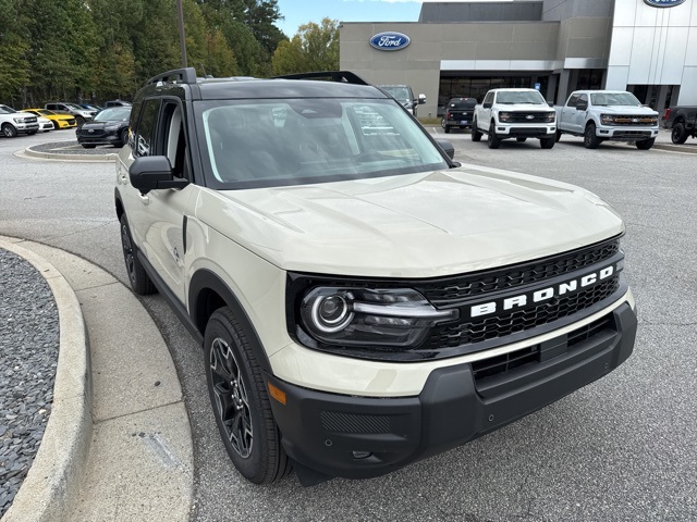 2025 Ford Bronco Sport Outer Banks photo 2