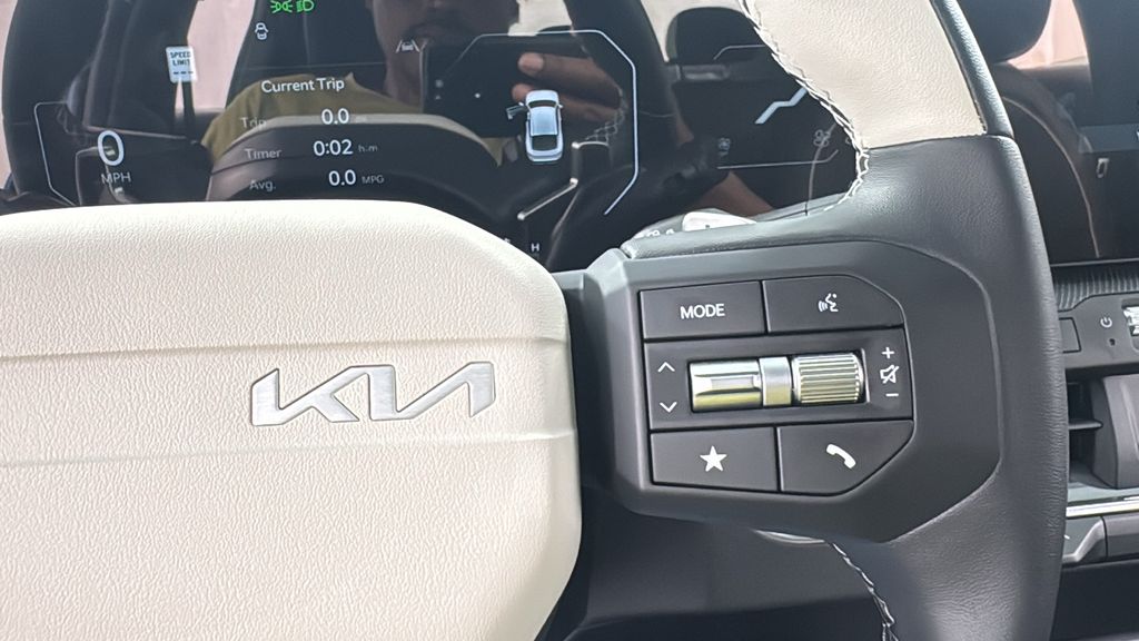 2025 Kia K4 GT-Line photo 19