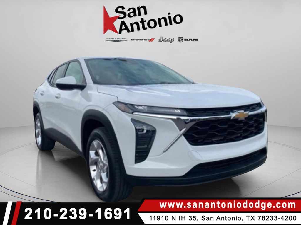 2024 Chevrolet Trax LS's photo