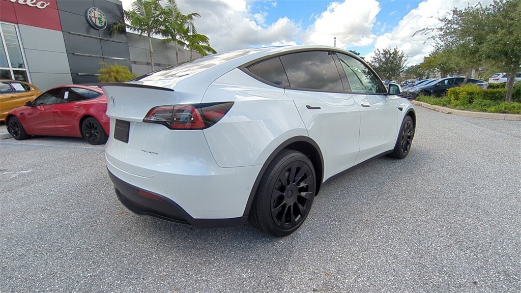 2022 Tesla Model Y Long Range photo 4