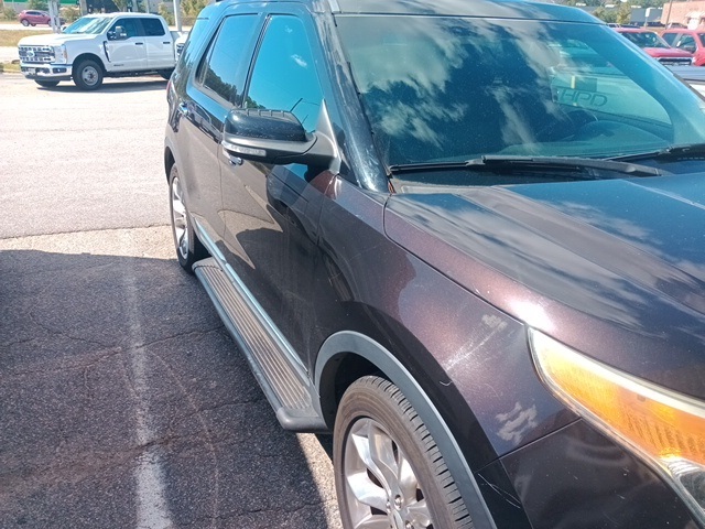 2013 Ford Explorer XLT photo 3