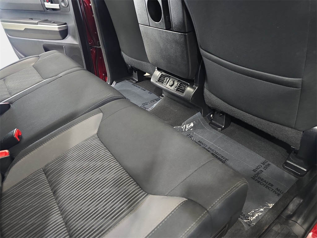 2016 Toyota Tundra SR5 photo 12