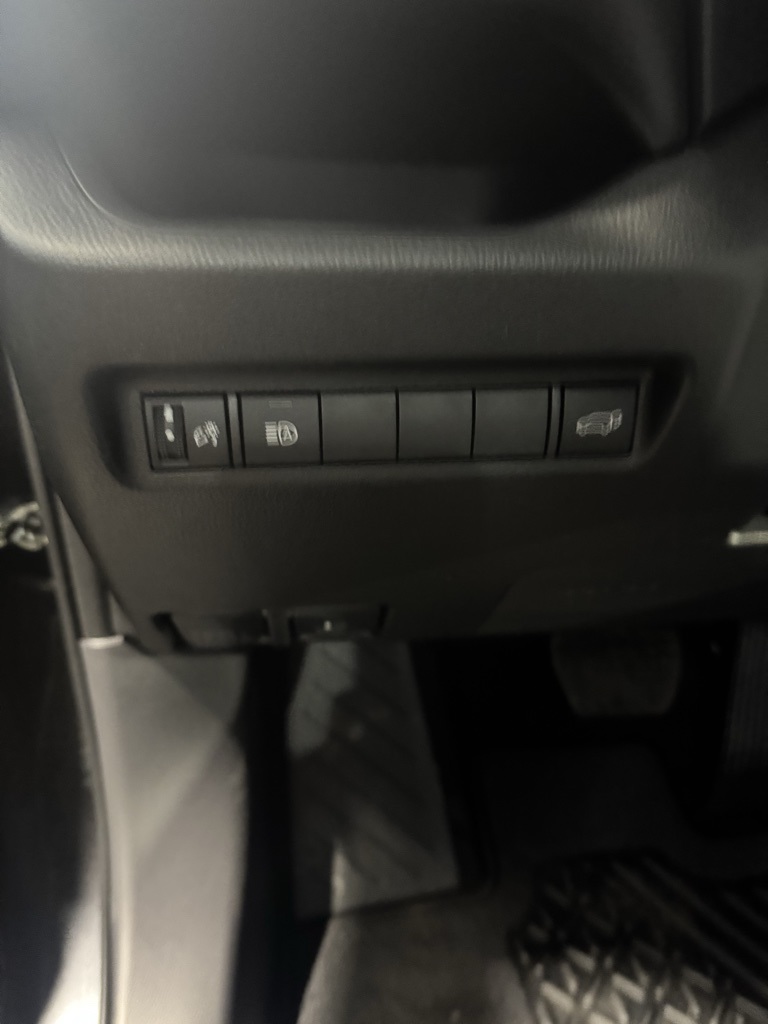 2025 Toyota RAV4 XLE Premium photo 32