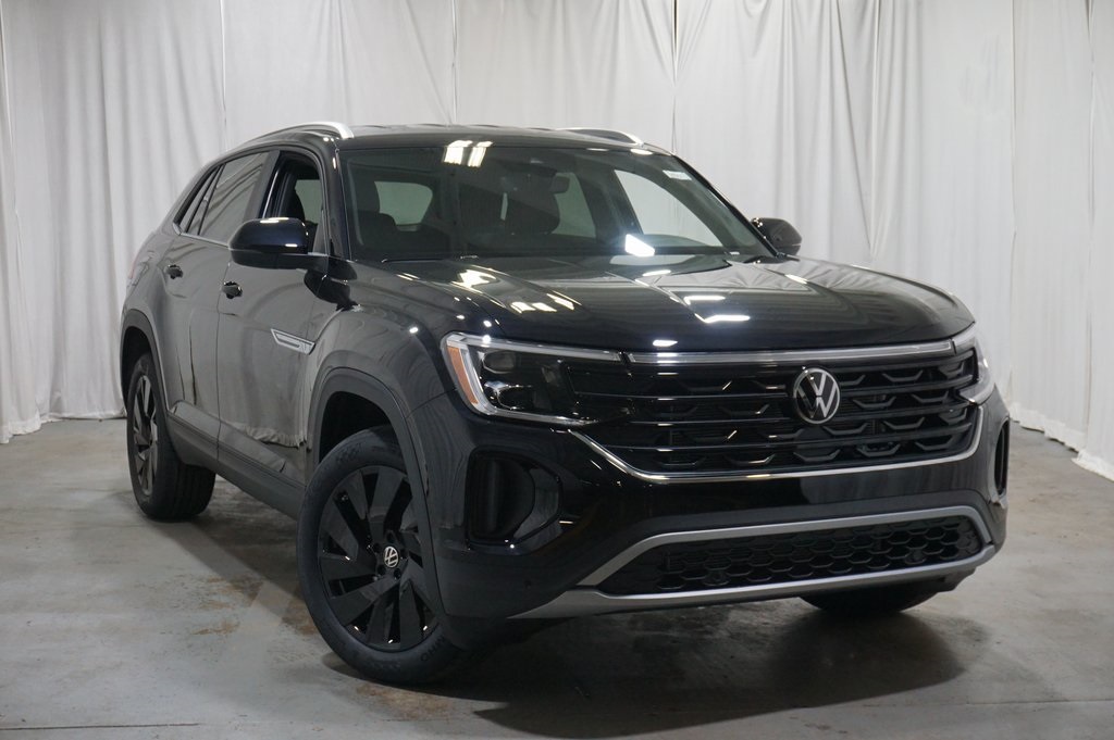 2025 Volkswagen Atlas Cross Sport SE Technology photo 2