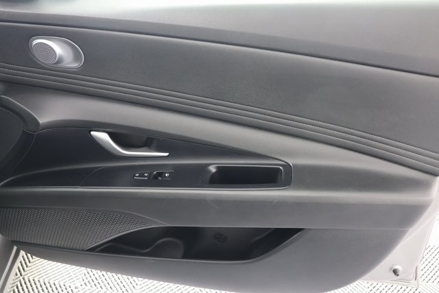 2023 Hyundai Elantra SEL photo 26
