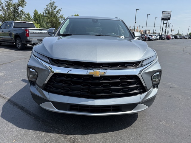 2023 Chevrolet Blazer 2LT photo 2