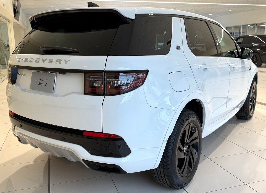 2025 Land Rover Discovery Sport S photo 3