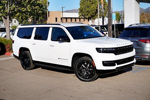 New 2025 Bright White Clear-Coat Exterior Paint Jeep Series II image 3