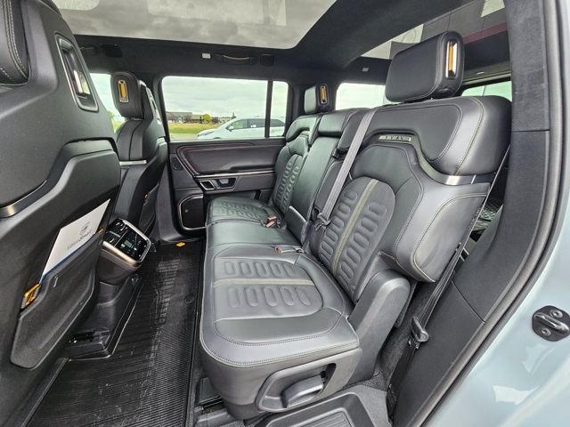 2023 Rivian R1S Adventure photo 15