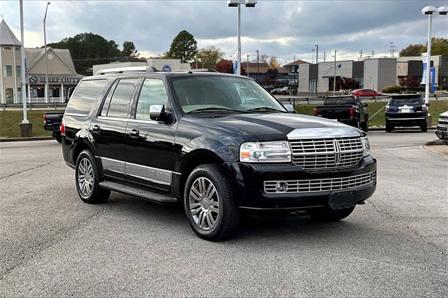 Used 2007 Lincoln Navigator Ultimate with VIN 5LMFU27567LJ18339 for sale in Florence, AL