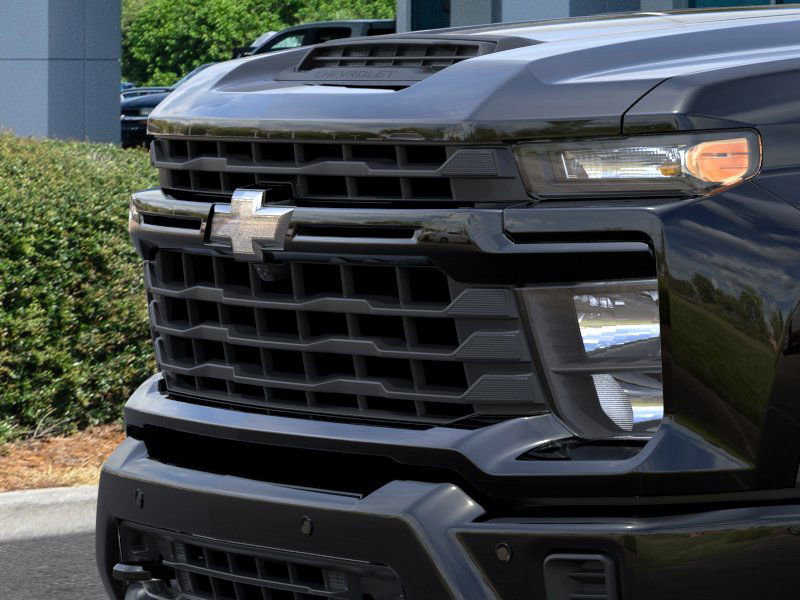 2025 Chevrolet Silverado 2500HD Custom photo 13