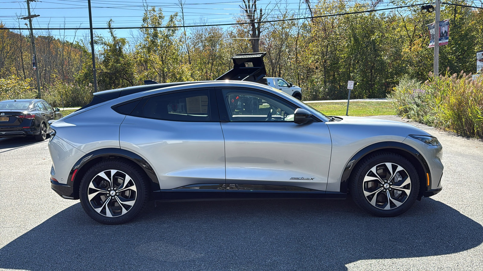 2021 Ford Mustang Mach-E Premium photo 3