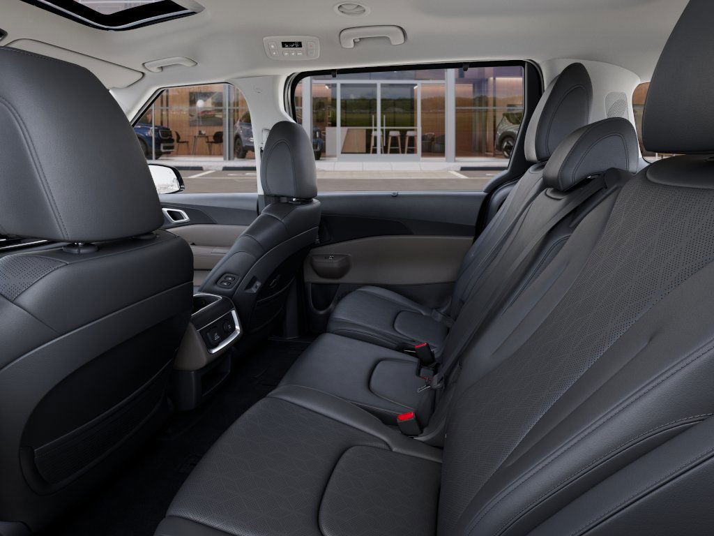 2026 Kia Carnival SX photo 17