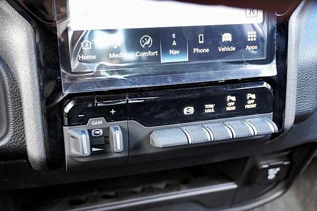 New 2026 Bright White Clear-Coat Exterior Paint RAM Tradesman image 35