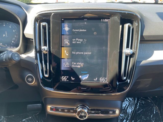 2022 Volvo XC40 T5 Inscription photo 36