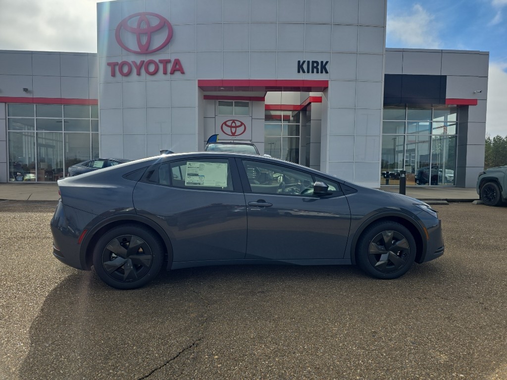 2026 Toyota Prius LE's photo