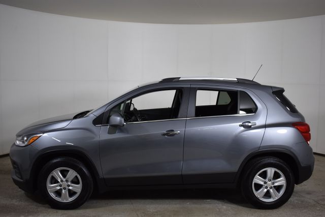 2019 Chevrolet Trax LT photo 2