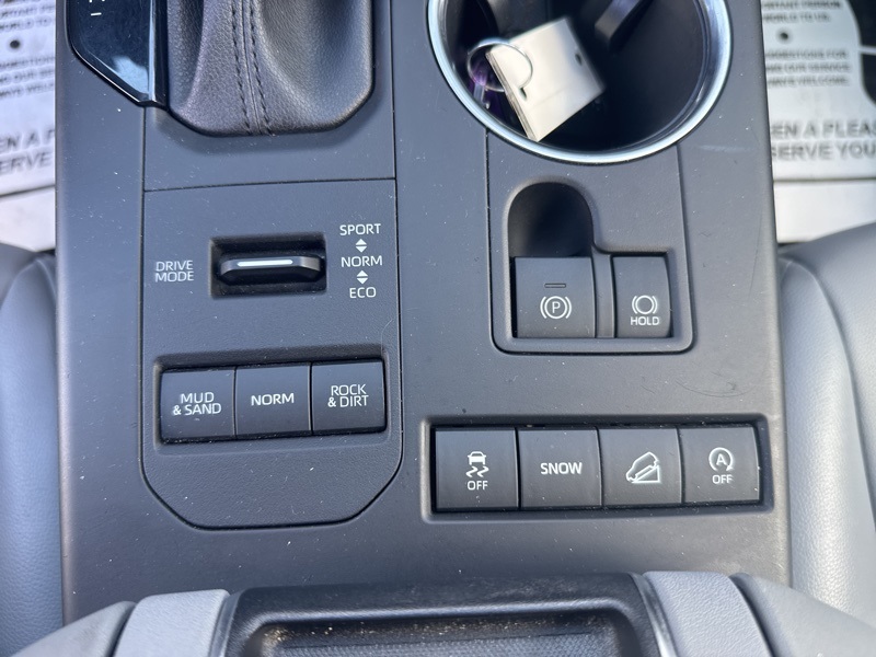 2021 Toyota Highlander XLE photo 14