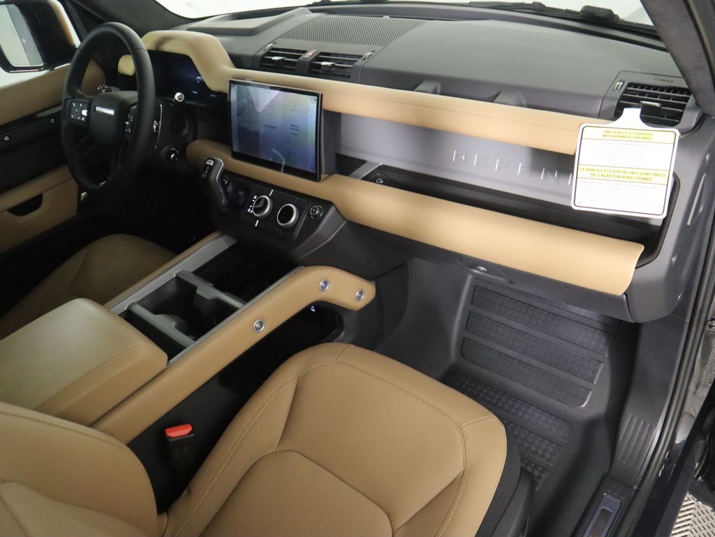 2025 Land Rover Defender 130 V8 photo 18