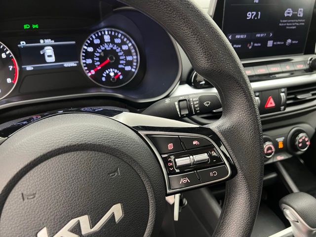 2024 Kia Forte LXS photo 9