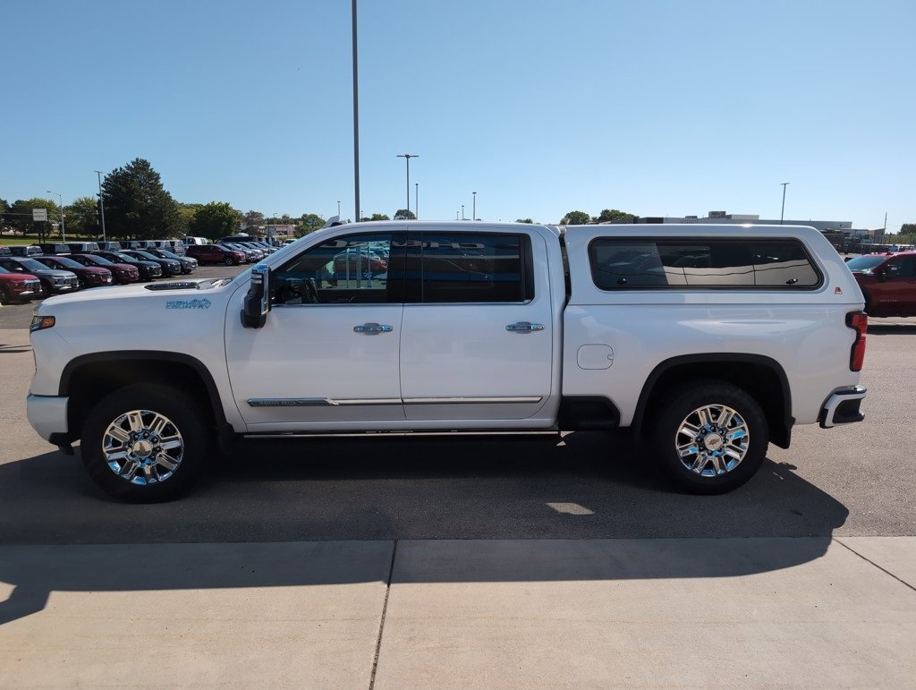 2024 Chevrolet Silverado High Country photo 5