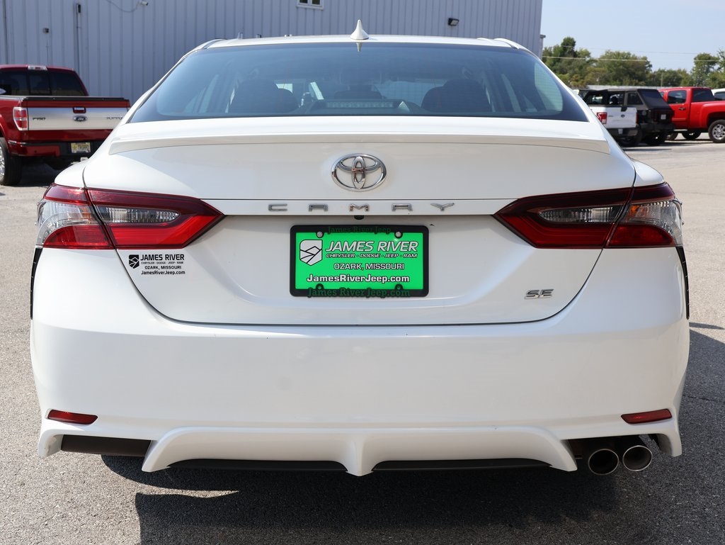 2024 Toyota Camry SE photo 4