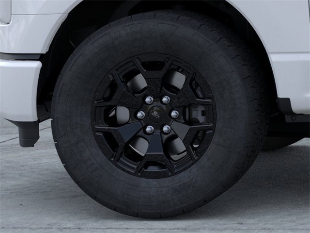 2025 Ford F-150 Lightning XLT photo 18