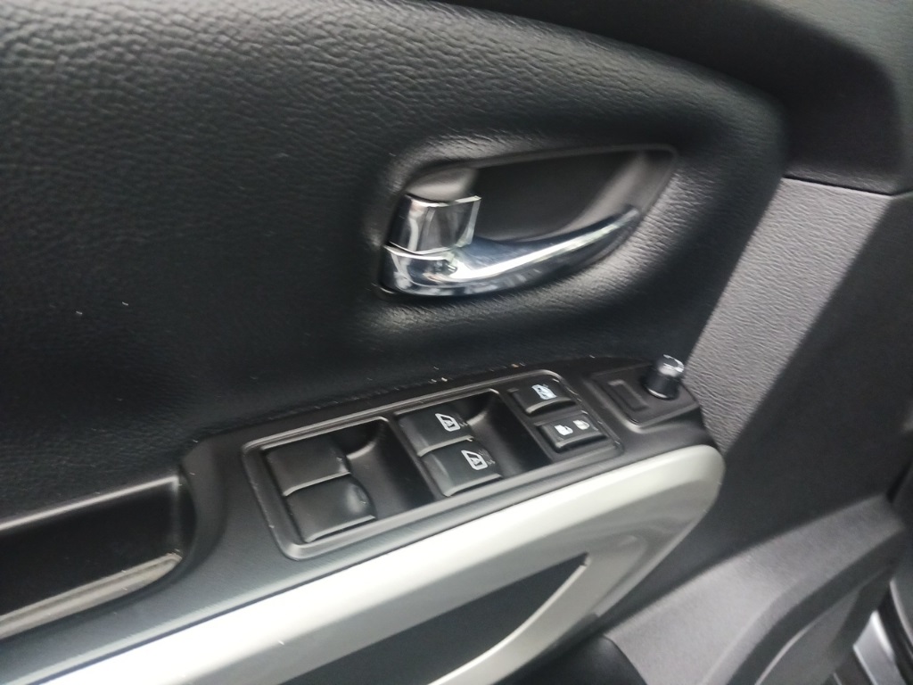 2018 Nissan Titan PRO-4X photo 21