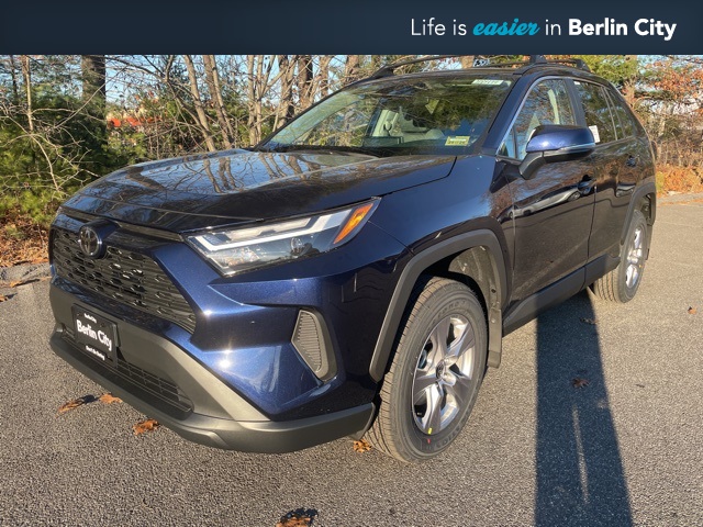 2025 Toyota RAV4 XLE's photo