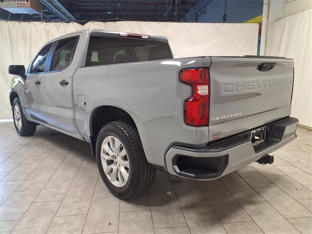 2024 Chevrolet Silverado 1500 Custom photo 3