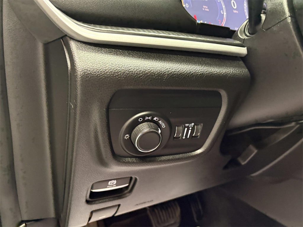 2023 Jeep Grand Cherokee Laredo photo 14