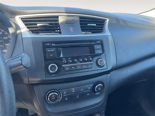 2016 Nissan Sentra S photo 9