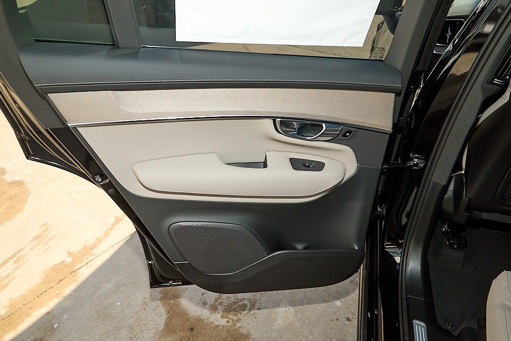 2026 VOLVO XC90 - Image 17