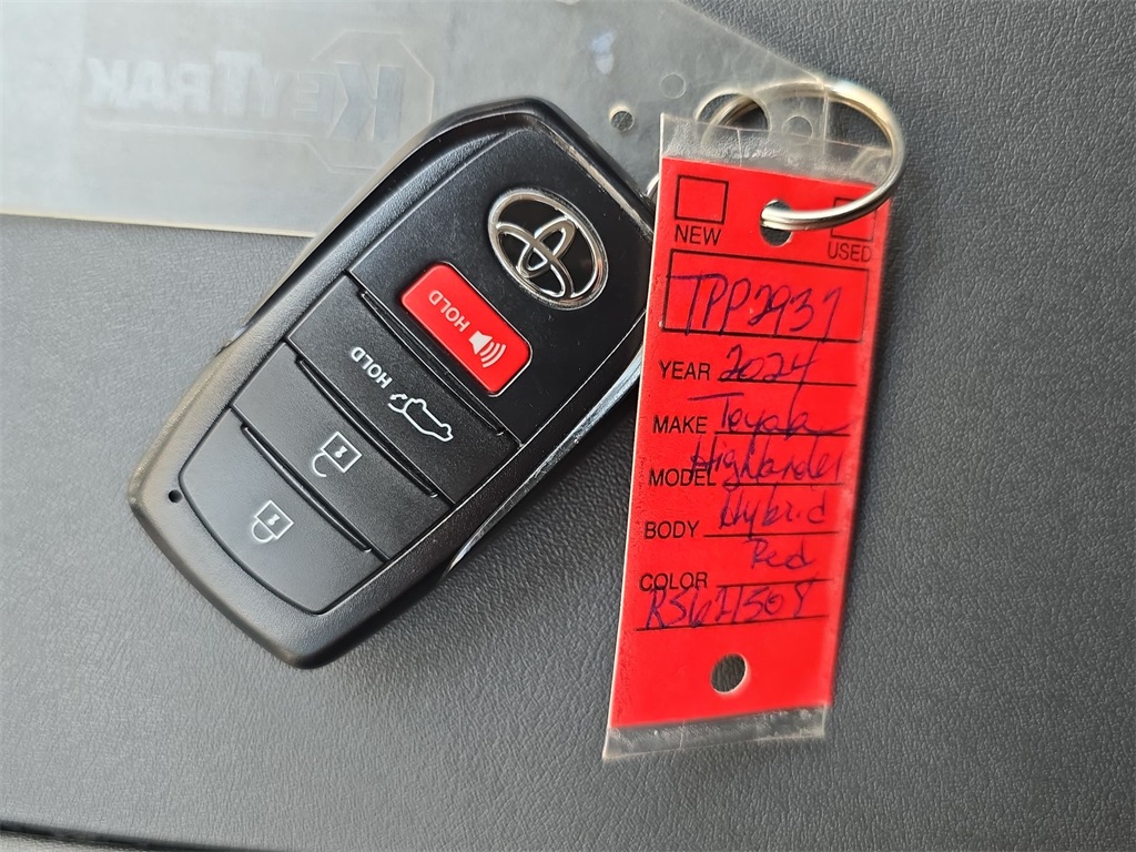 2024 Toyota Highlander Hybrid Platinum photo 38