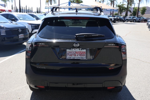 2026 Nissan Kicks SR photo 3