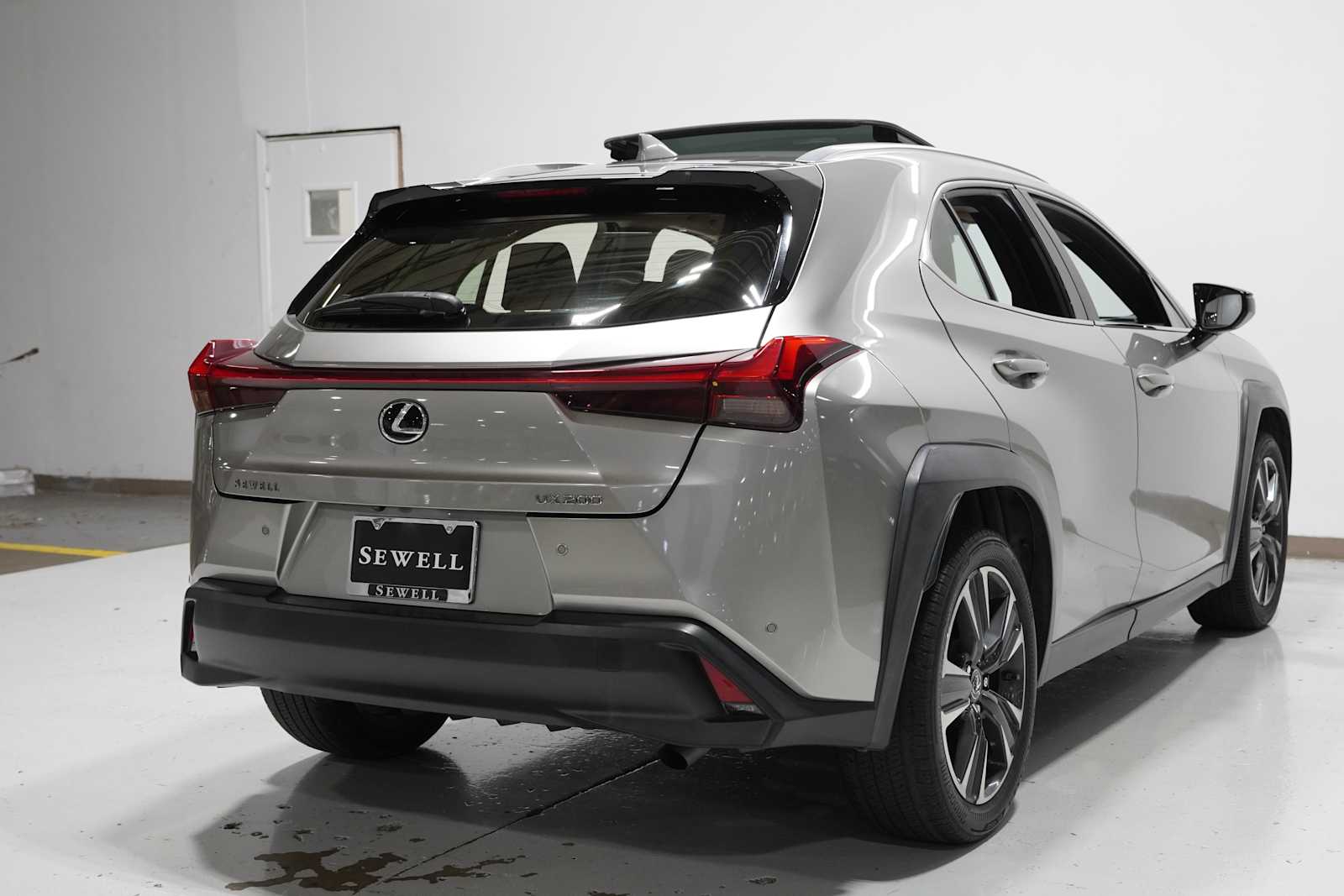 2019 Lexus UX 200 photo 4