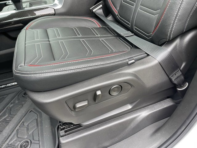 2025 Chevrolet Silverado 1500 RST photo 18
