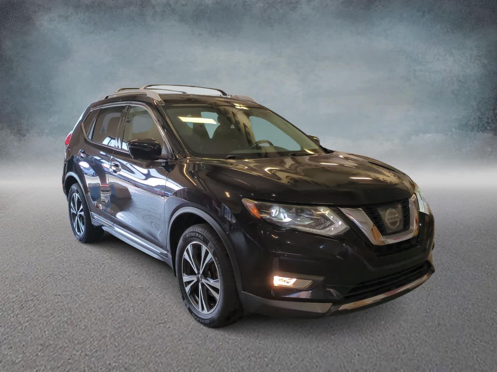 2017 Nissan Rogue SL photo 2
