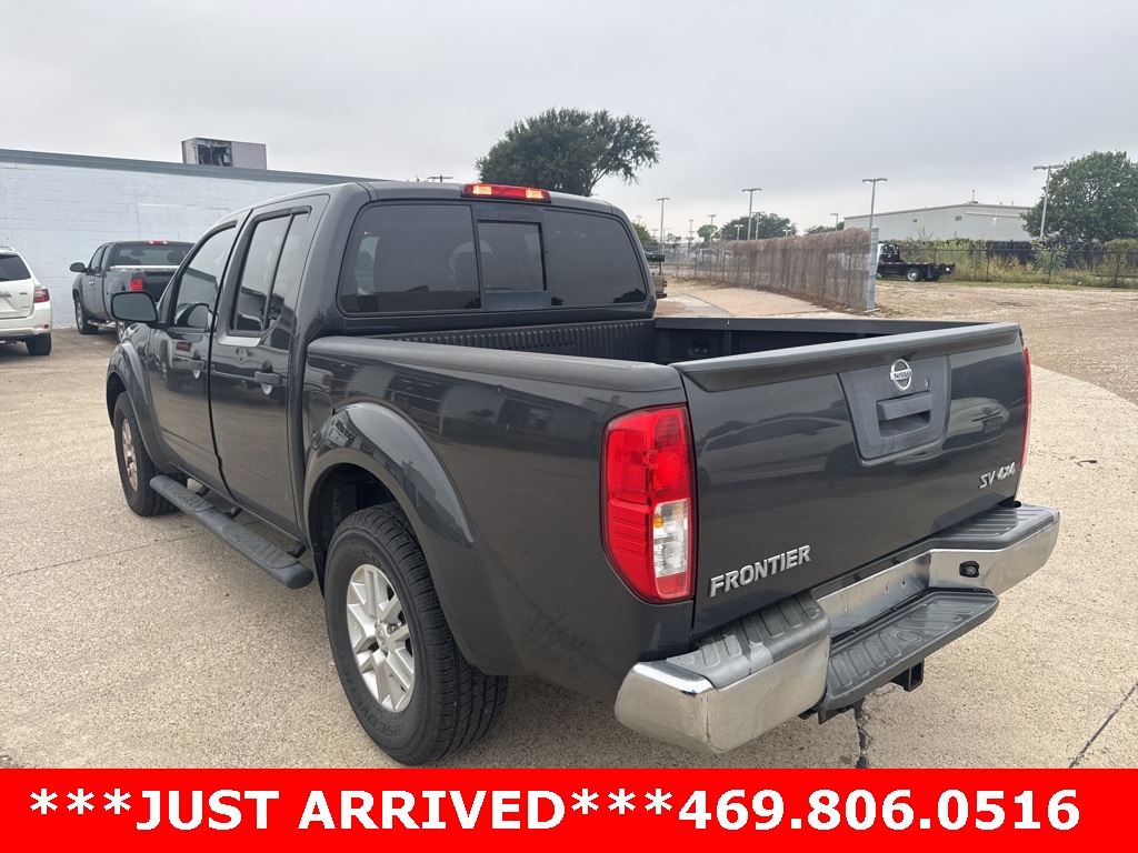 2015 Nissan Frontier SV photo 3